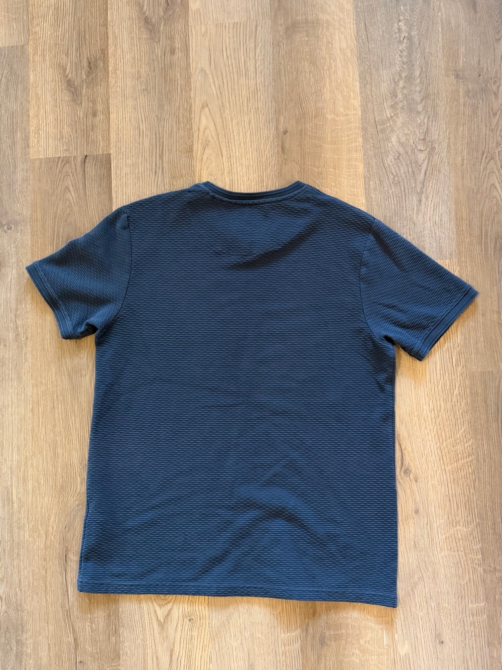 Denim & Flower Ricky Singh Textured Navy V-Neck T-Shirt Men’s Large - Picture 12 of 14